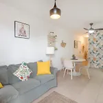 Feel The Sun In Tenerife * طوستا ديل سيلونثيو